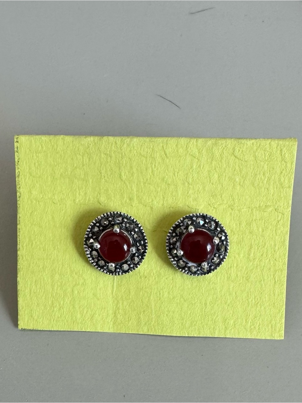 Vintage-Inspired Red Cabochon Round Stud Earrings